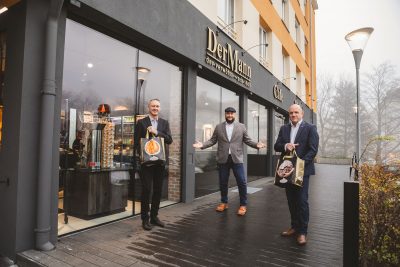 v.l.n.r. DI Christoph Prinz (Bürgermeister Bad Vöslau), Bäckermeister Michael Mann, Präsident Markus Wieser (Arbeiterkammer Niederösterreich)